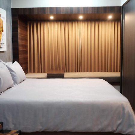Lavenderbnb Room 2 At Uttara The Icon Apartment ジョグジャカルタ エクステリア 写真